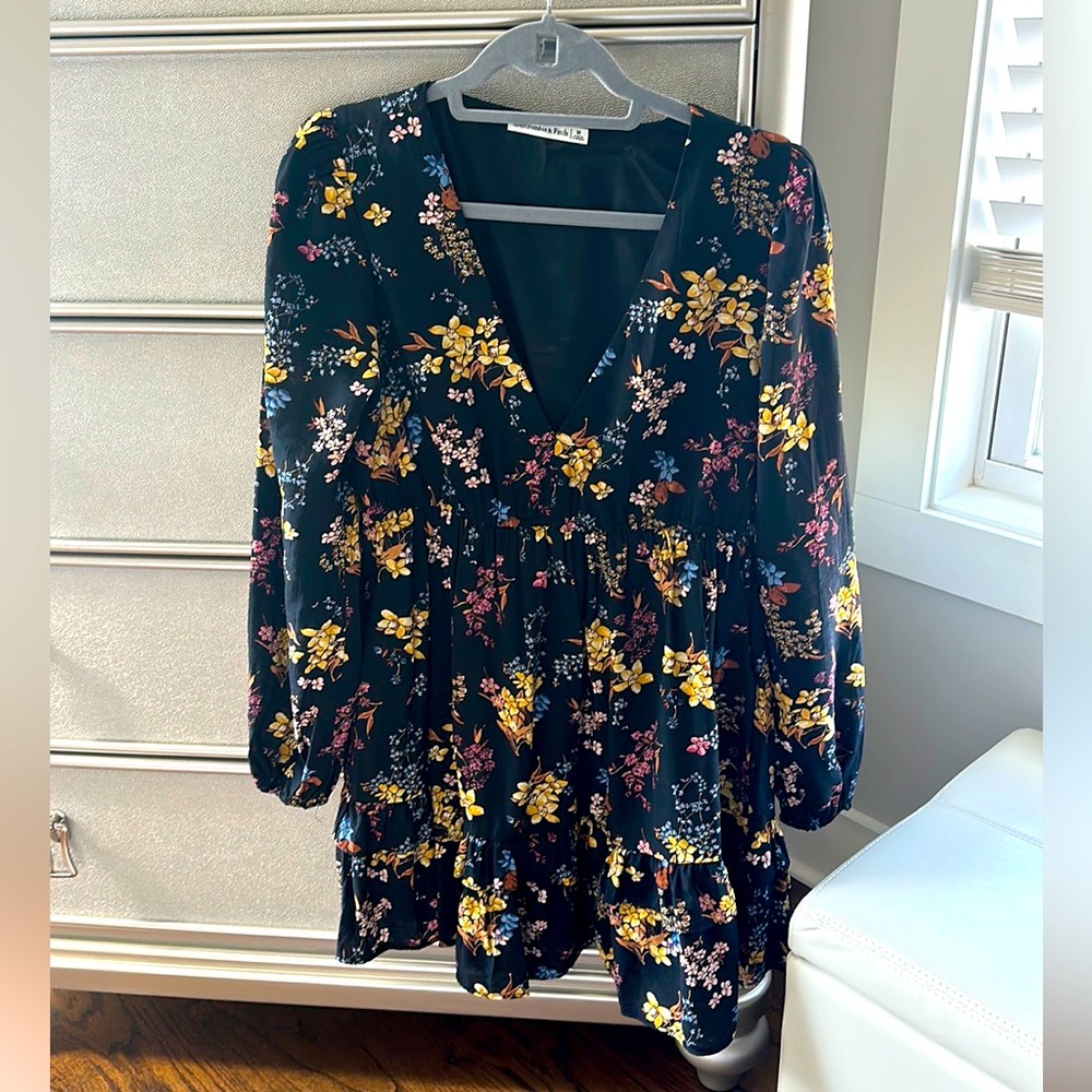 Abercrombie & Fitch floral long sleeve swing dress